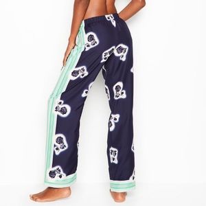 Victoria’s Secret navy blue floral silky pants M